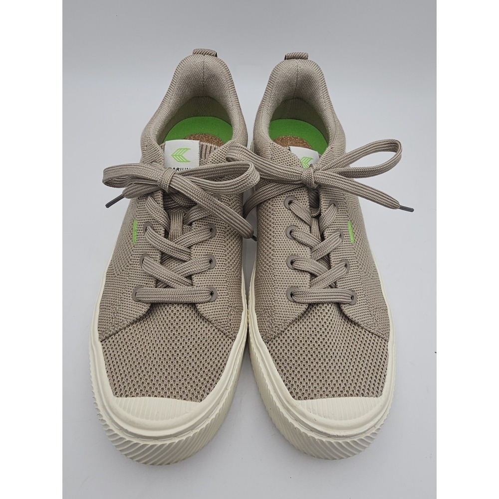Cariuma Oca Canvas Low Top Skate Shoes Womens Size 8 Sneakers Lace Up Tan